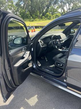 2022 BMW X7 M50i