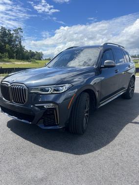 2022 BMW X7 M50i