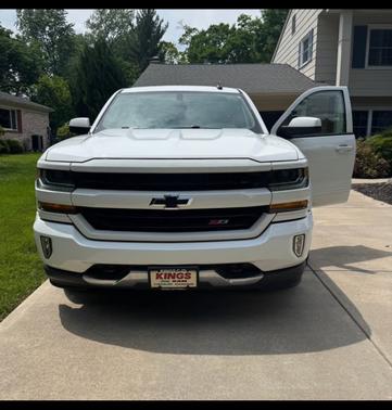 White 2017 Chevrolet Silverado 1500 2LT