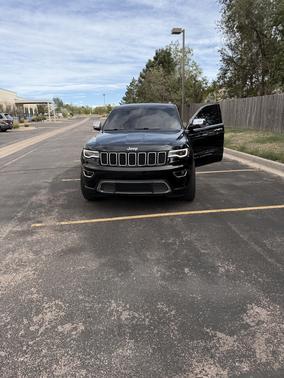Black 2018 Jeep Grand Cherokee Limited