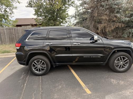 Black 2018 Jeep Grand Cherokee Limited