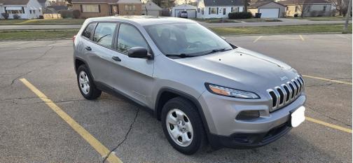 Silver 2015 Jeep Cherokee Sport