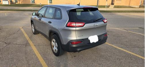 Silver 2015 Jeep Cherokee Sport