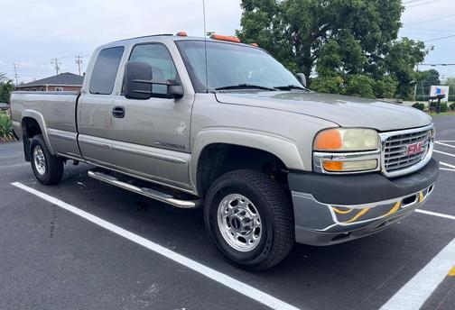 Beige 2002 GMC Sierra 2500 SLE H/D Extended Cab