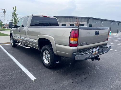 Beige 2002 GMC Sierra 2500 SLE H/D Extended Cab