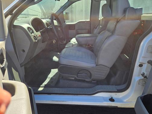 White 2006 Ford F-150 XL