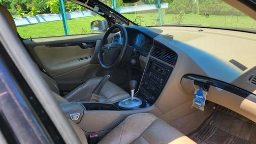Blue 2005 Volvo S60 2.4