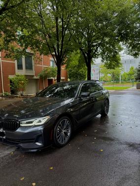 Gray 2021 BMW 530 i xDrive
