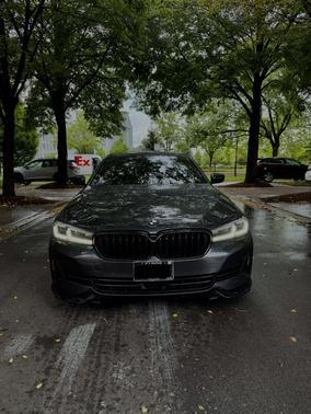 Gray 2021 BMW 530 i xDrive