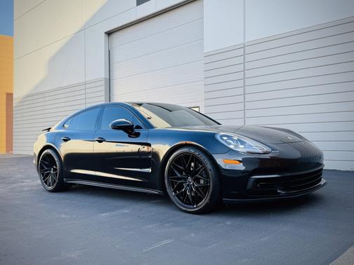 2017 Porsche Panamera 4S