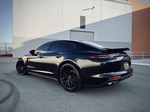2017 Porsche Panamera 4S