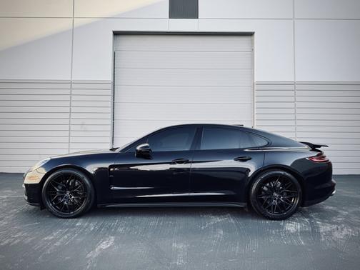 2017 Porsche Panamera 4S