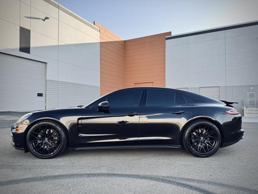 2017 Porsche Panamera 4S