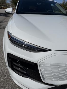 2025 Audi Q6 e-tron Premium Plus quattro