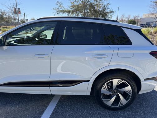 2025 Audi Q6 e-tron Premium Plus quattro
