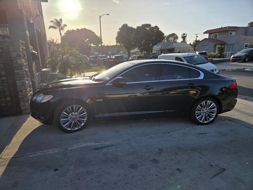 Black 2011 Jaguar XF Premium