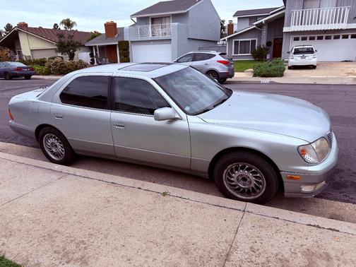 1998 Lexus LS 400 Base