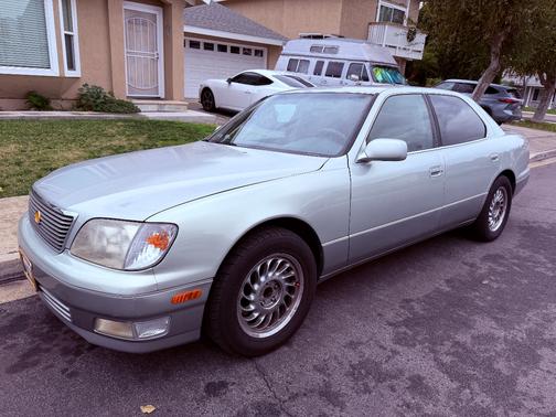 1998 Lexus LS 400 Base