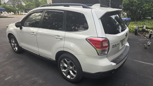 White 2017 Subaru Forester 2.5i Touring