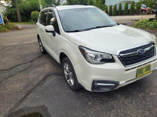 White 2017 Subaru Forester 2.5i Touring