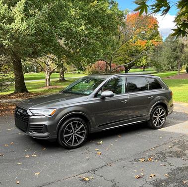 Gray 2023 Audi Q7 55 Premium Plus