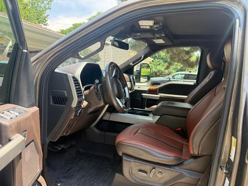 Gray 2020 Ford F-250 King Ranch