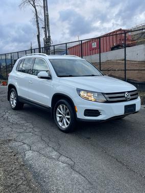 2017 Volkswagen Tiguan 2.0T Wolfsburg Edition