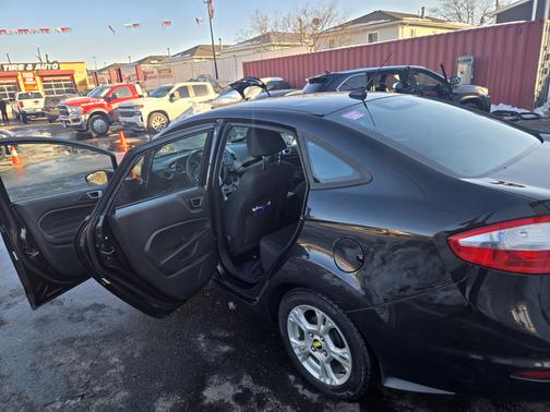 2015 Ford Fiesta SE