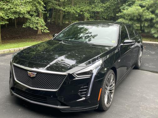 Photo 2 of 4 of 2020 Cadillac CT6-V 4.2L Blackwing Twin Turbo
