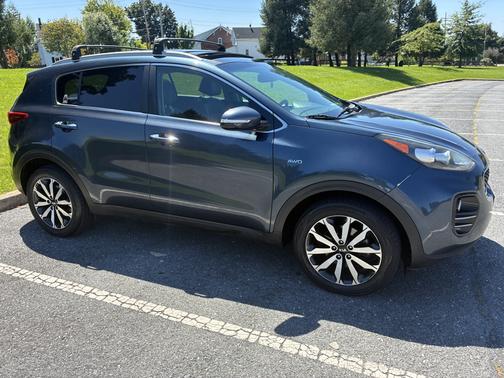 Blue 2017 Kia Sportage EX