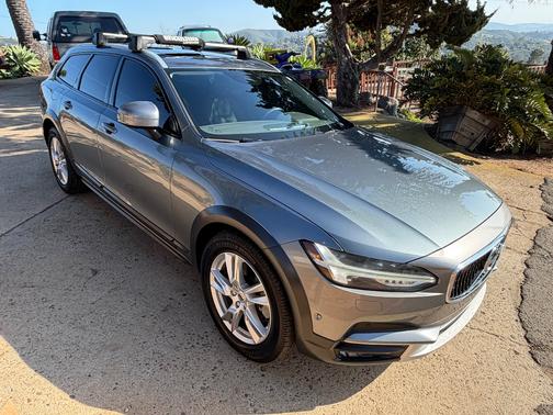 2018 Volvo V90 Cross Country T5