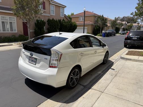 White 2010 Toyota Prius V