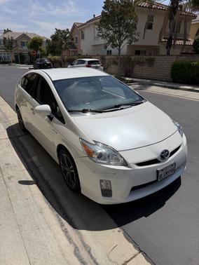 White 2010 Toyota Prius V