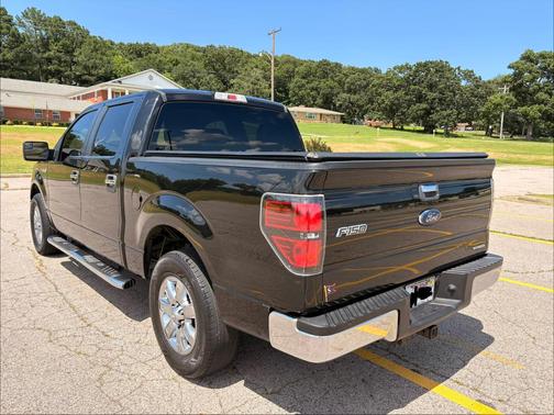 Black 2013 Ford F-150 XLT