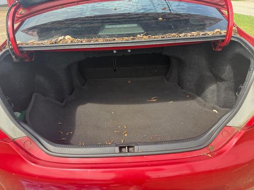 Red 2014 Toyota Camry SE