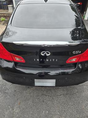 2012 INFINITI G37 x
