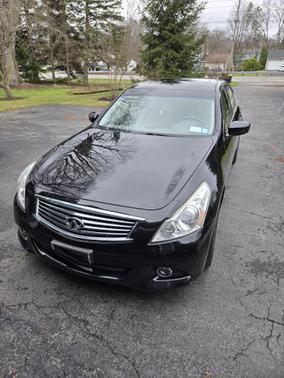 2012 INFINITI G37 x