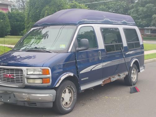 2002 GMC Savana 1500 Base