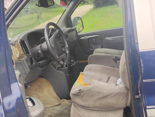 2002 GMC Savana 1500 Base