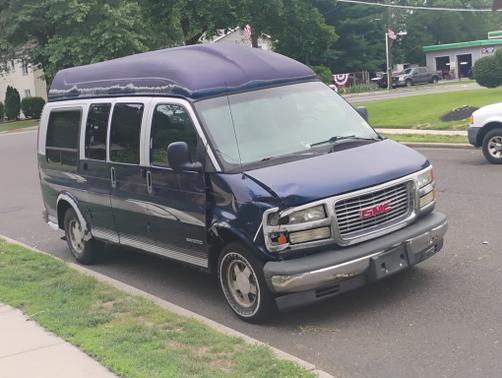 2002 GMC Savana 1500 Base