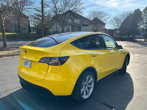 2023 Tesla Model Y RWD