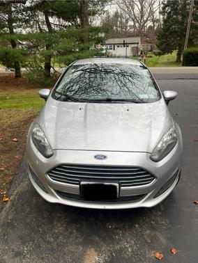 Silver 2014 Ford Fiesta SE