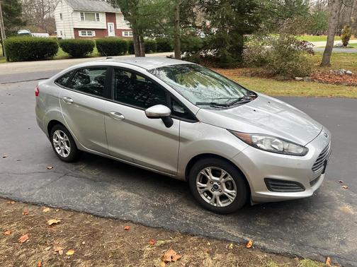 Silver 2014 Ford Fiesta SE