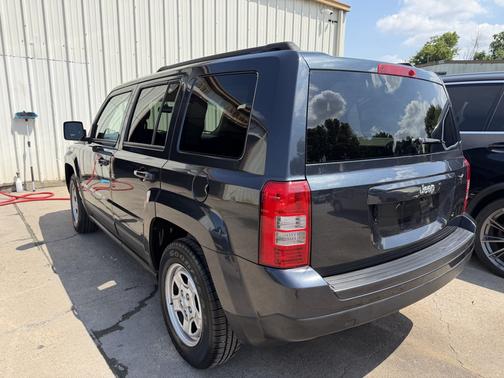 Blue 2015 Jeep Patriot Sport
