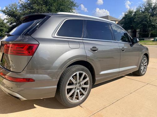 Gray 2018 Audi Q7 3.0T Prestige