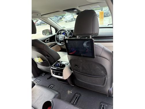 2022 Kia Carnival SX
