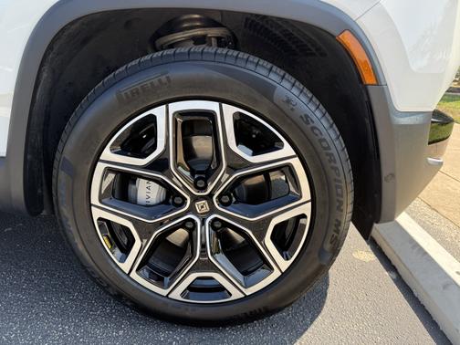 2025 Rivian R1S Adventure Dual-Motor Large Pack
