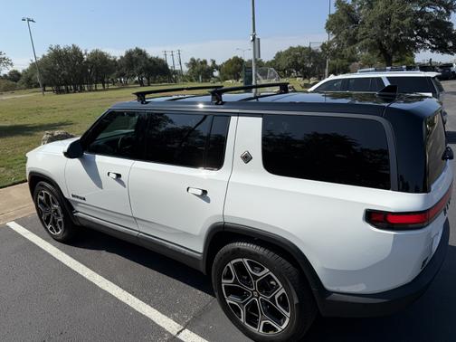 2025 Rivian R1S Adventure Dual-Motor Large Pack