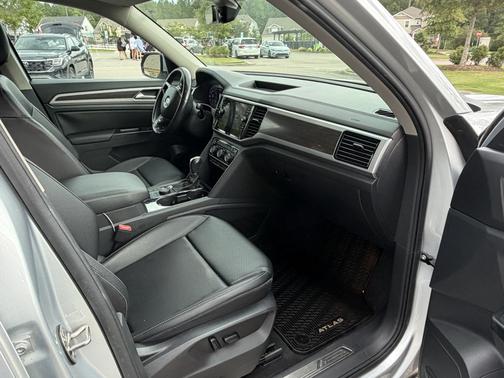 Silver 2019 Volkswagen Atlas 3.6L SEL