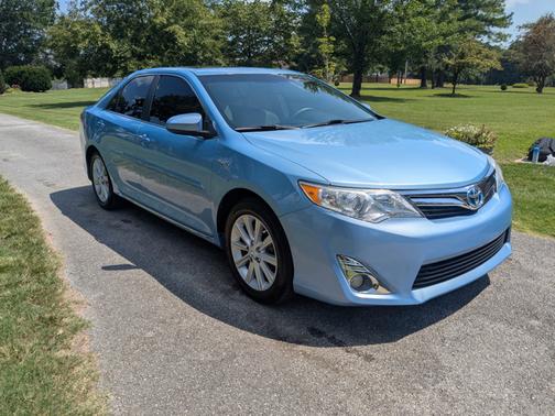 2014 Toyota Camry Hybrid XLE